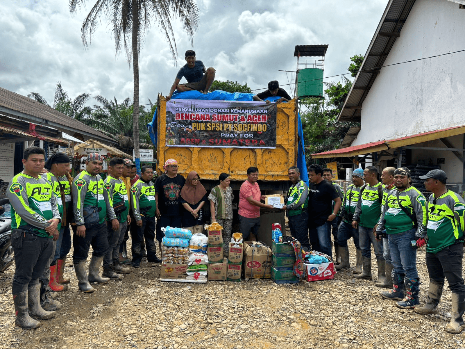 PT Socfindo Kebun Aek Pamienke Kembali Salurkan Donasi Kemanusiaan Tahap II untuk Korban Banjir Aceh